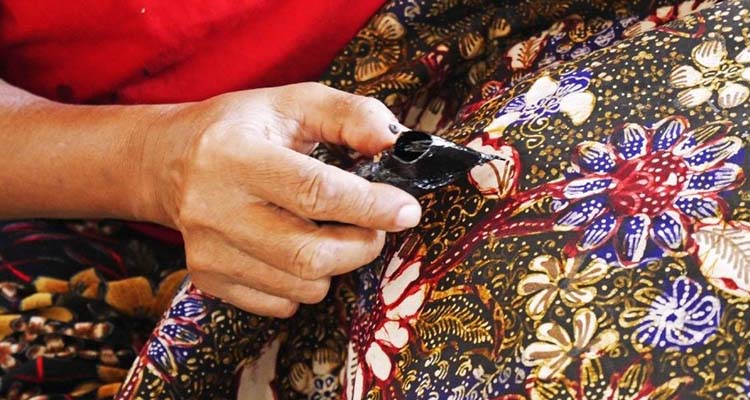 ترمیم رنگ فرش